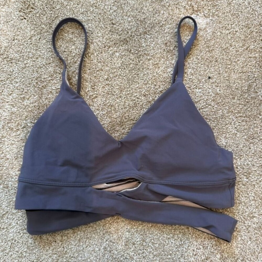 Lululemon Still Now V-Neck Crossover Wrap Sports Bra Size 4